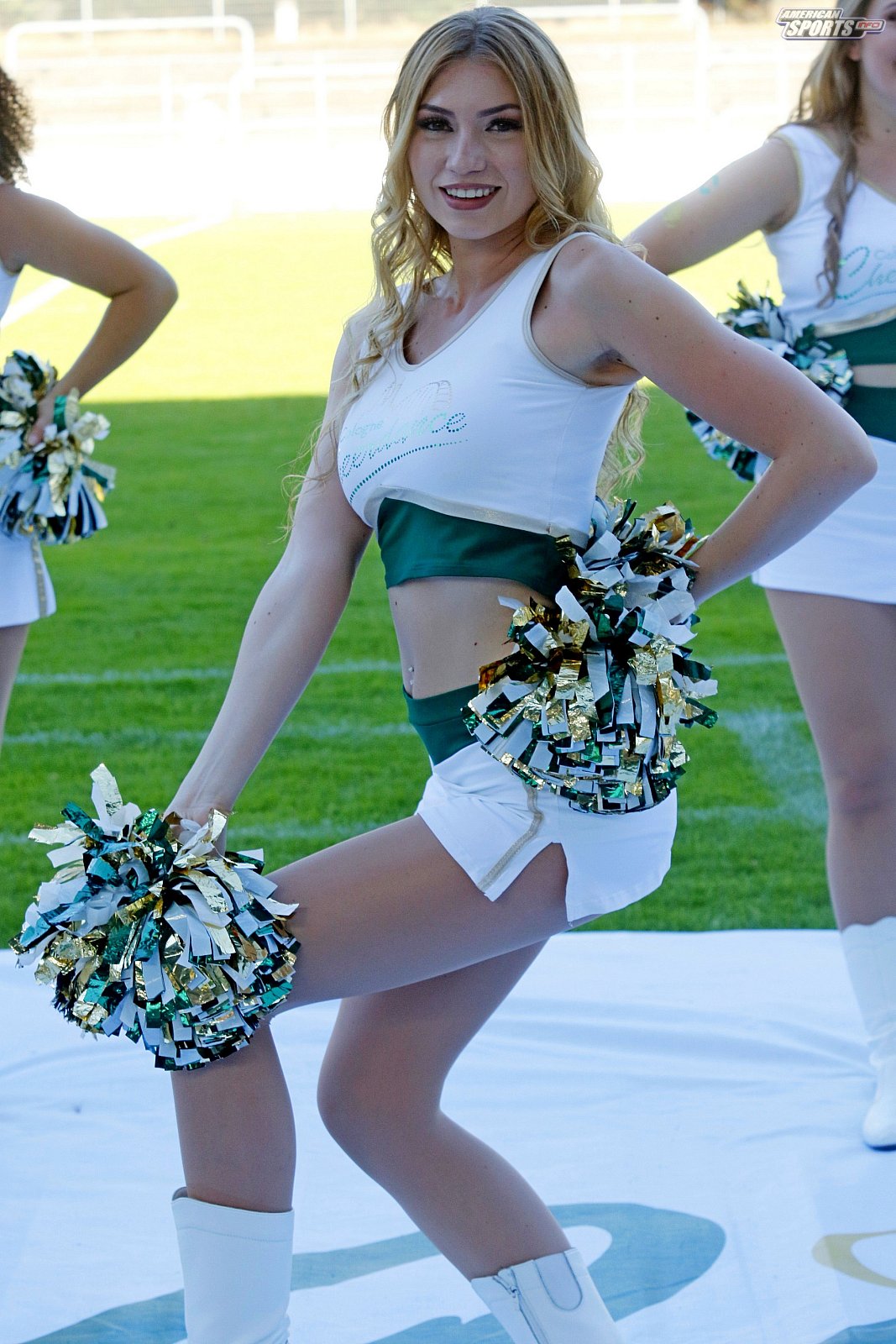 Die Cologne Cheerdance Cheerleader beim Heimspiel gegen die Berlin Rebels am 29.06.2019