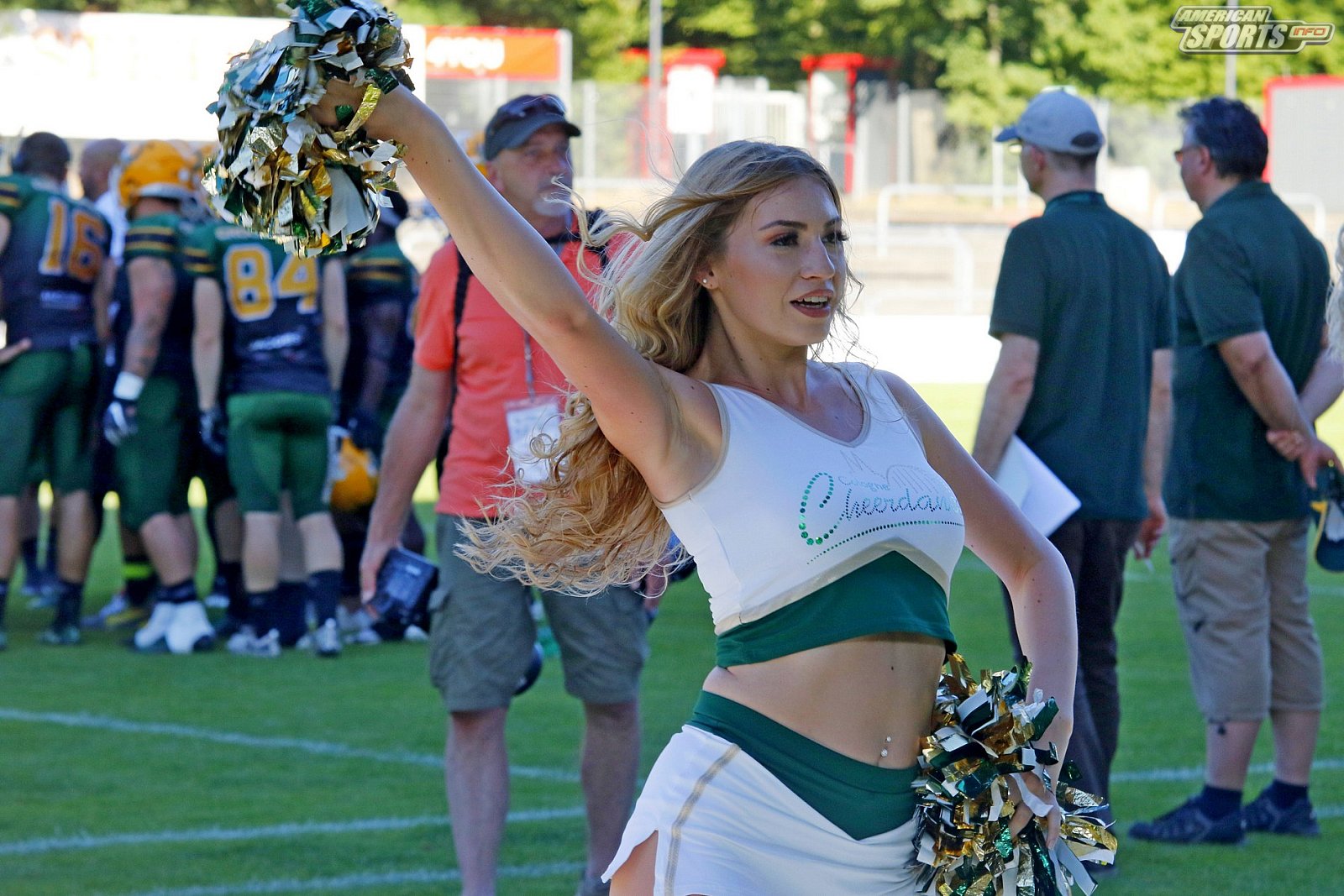 Die Cologne Cheerdance Cheerleader beim Heimspiel gegen die Berlin Rebels am 29.06.2019