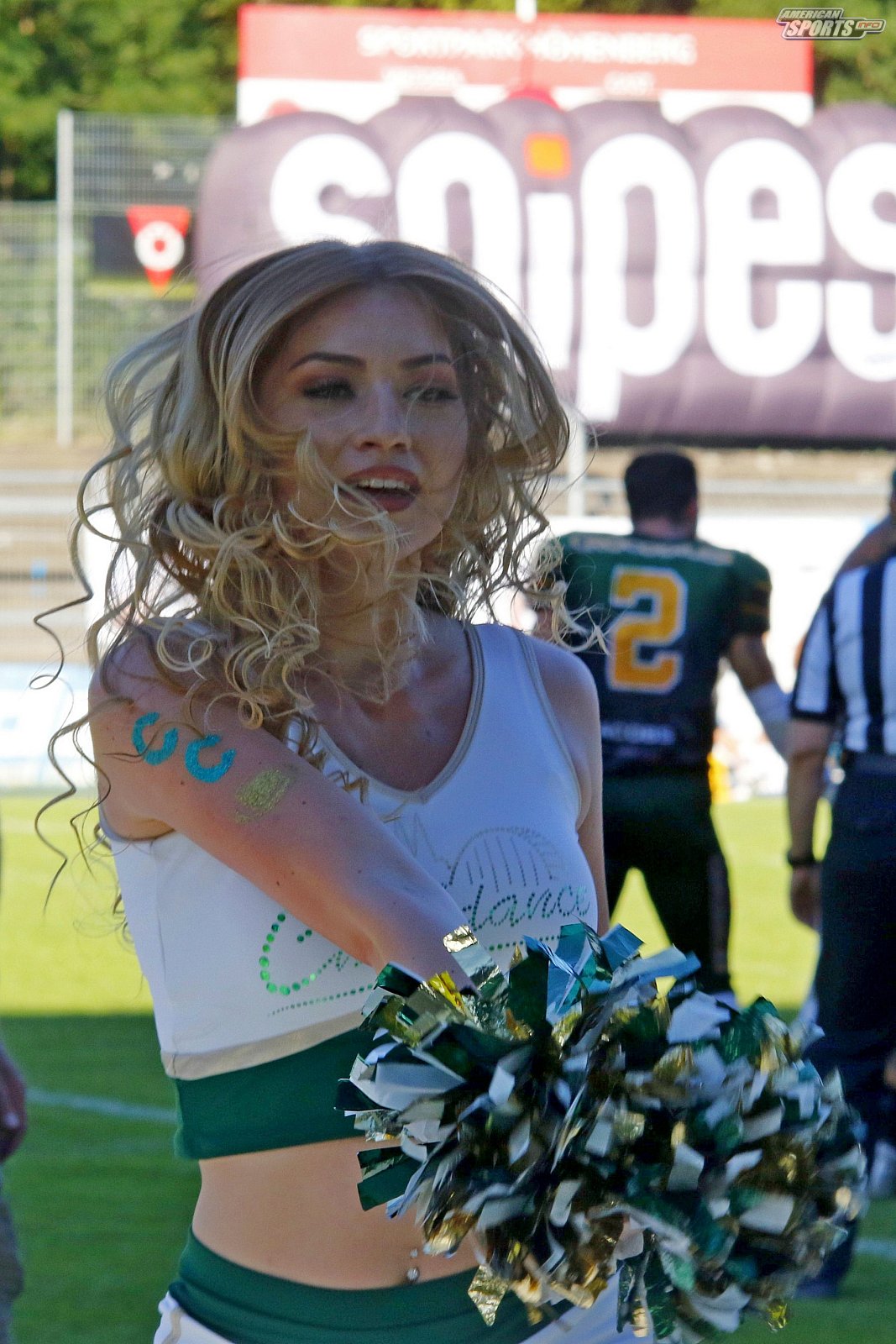 Die Cologne Cheerdance Cheerleader beim Heimspiel gegen die Berlin Rebels am 29.06.2019