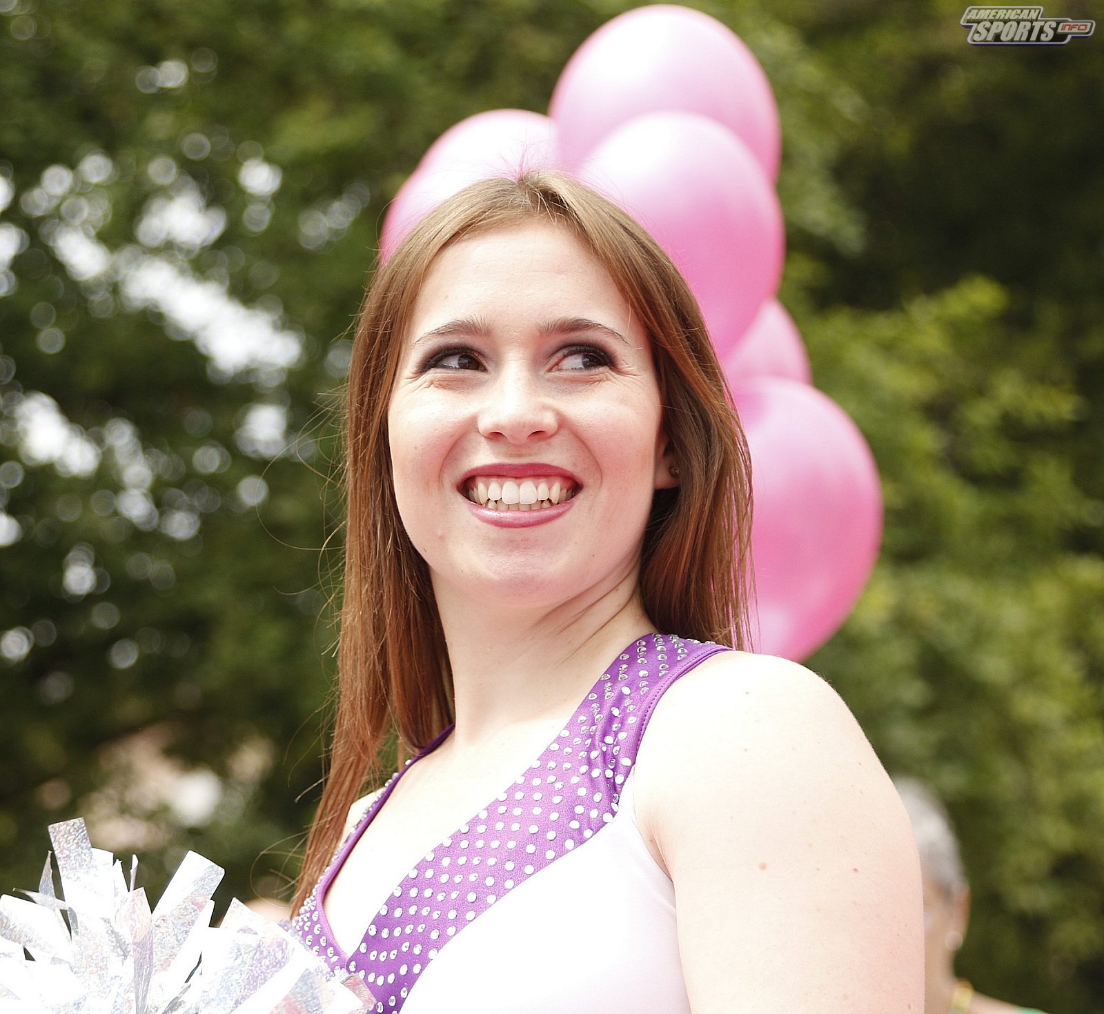 Die Frankfurt Universe Cheerleader bei der Oldtimer Ausstellung in Frankfurt Höchst 07.07.2019