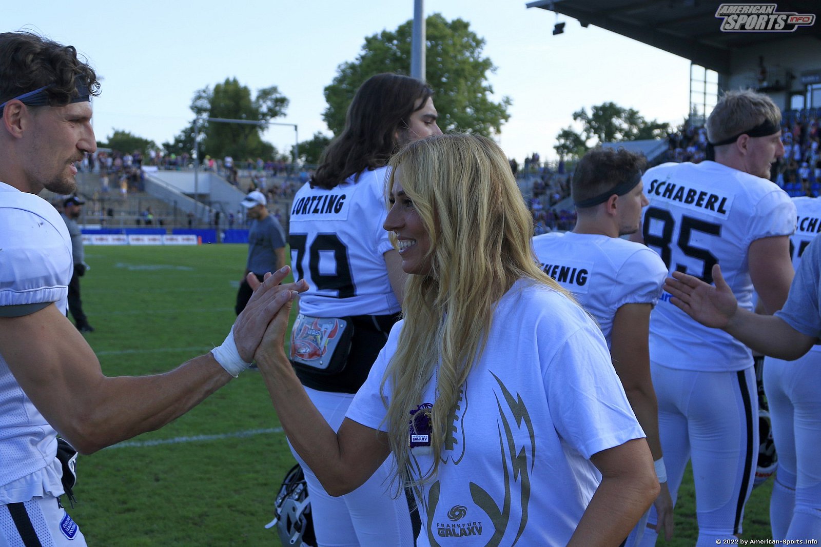 ELF: Die Frankfurt Galaxy Dancers und Loona beim Heimspiel gegen die Raiders Tirol am 28.08.2022