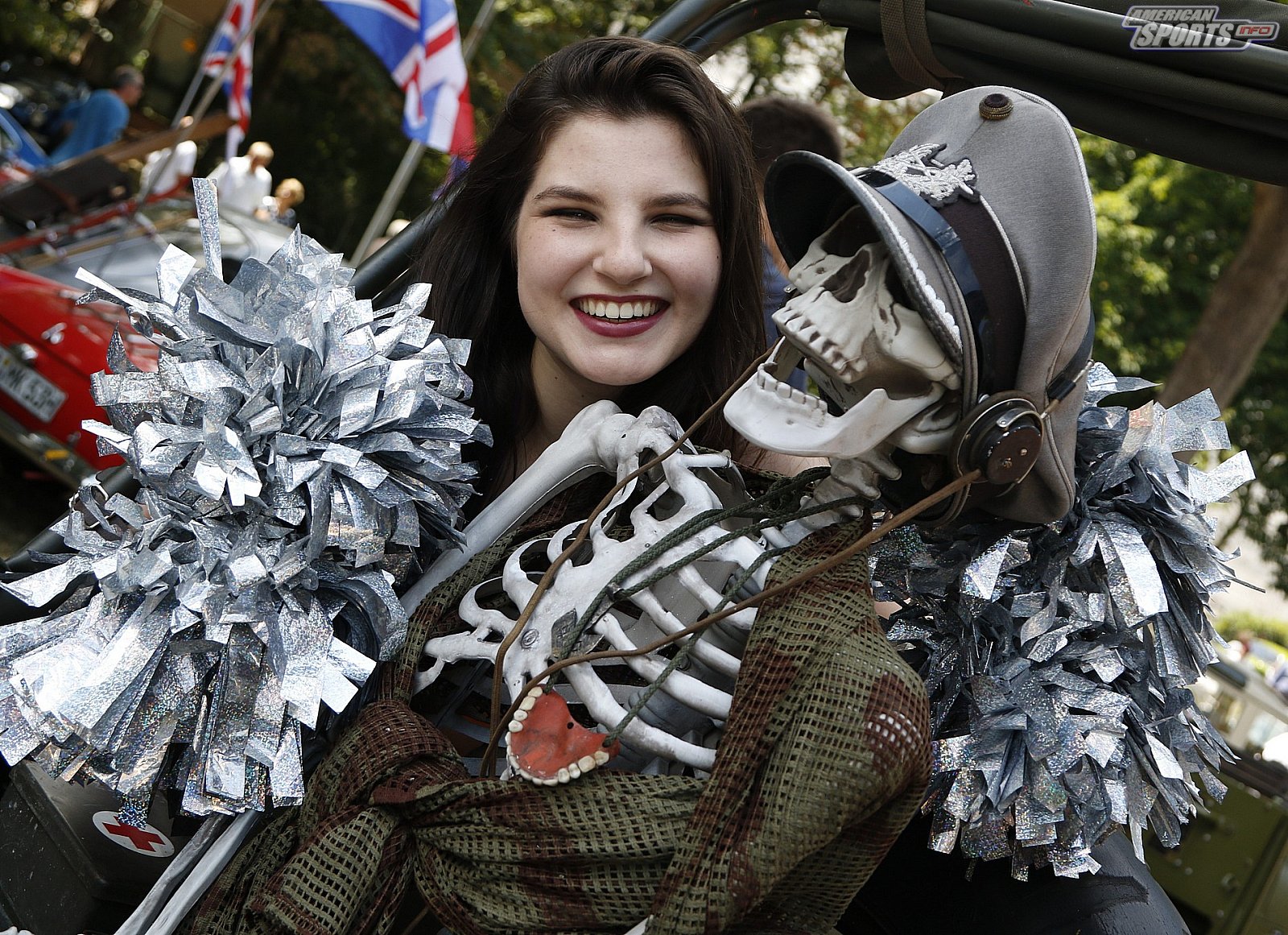 Die Frankfurt Universe Cheerleader bei der Oldtimer Ausstellung in Frankfurt Höchst 07.07.2019