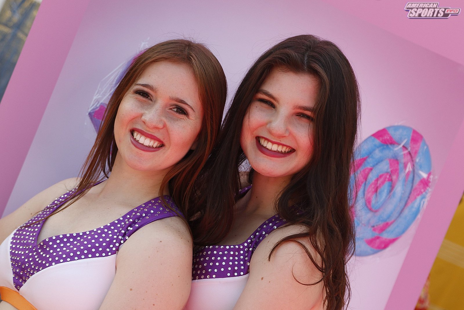 Die Frankfurt Universe Cheerleader bei der Oldtimer Ausstellung in Frankfurt Höchst 07.07.2019