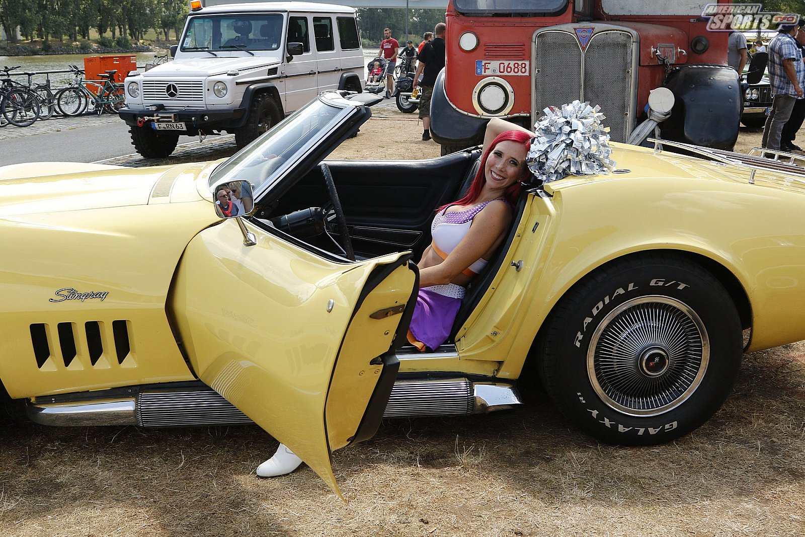 Die Frankfurt Universe Cheerleader bei der Oldtimer Ausstellung in Frankfurt Höchst 07.07.2019