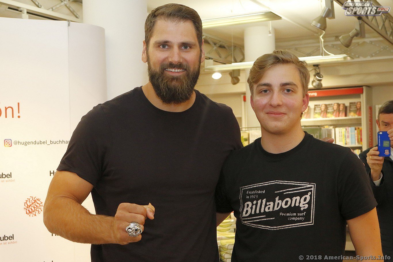 Football: Sebastian Vollmer signiert sein Buch 23.10.18