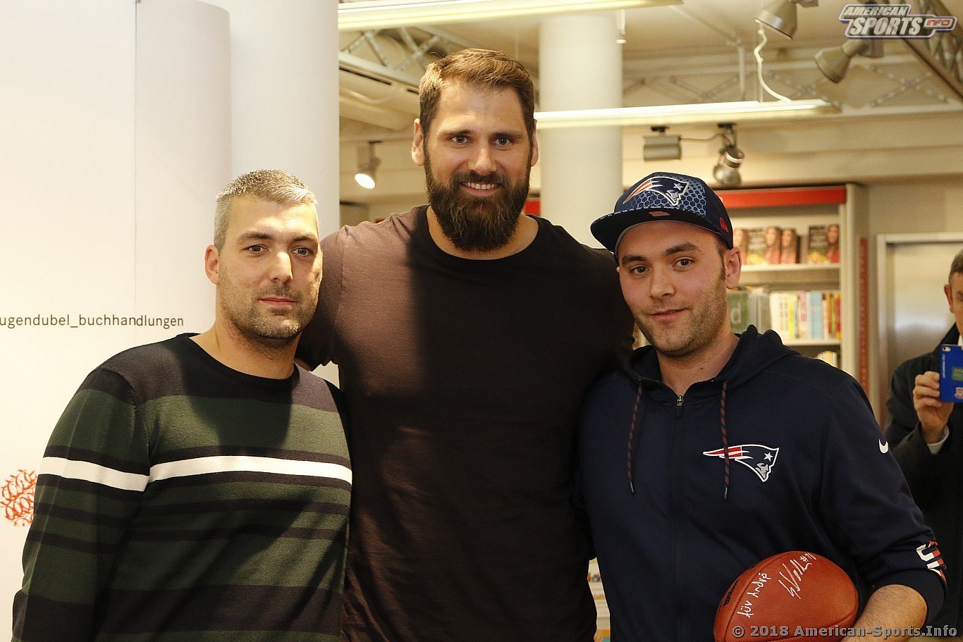 Football: Sebastian Vollmer signiert sein Buch 23.10.18