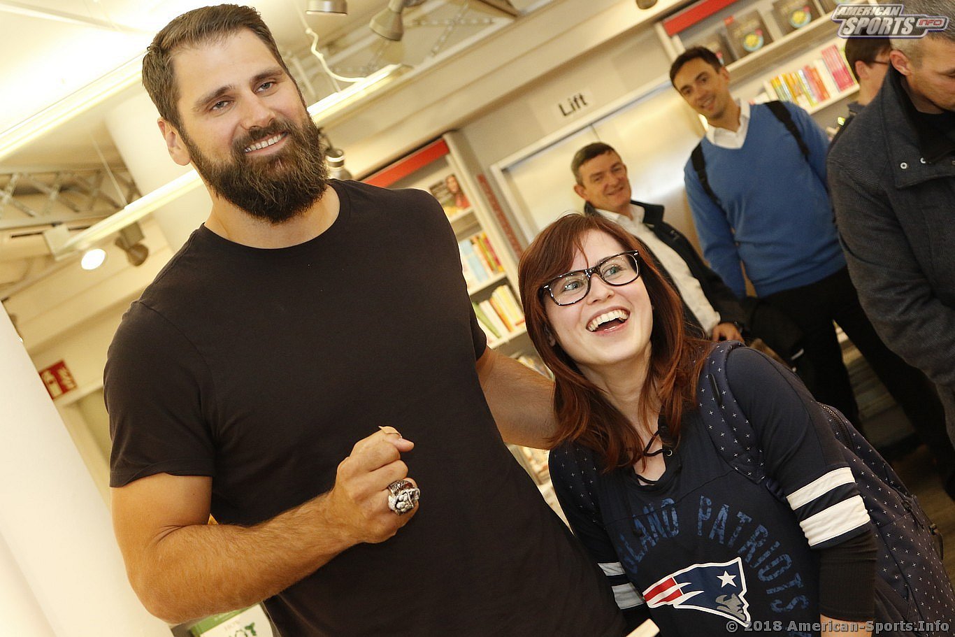 Football: Sebastian Vollmer signiert sein Buch 23.10.18
