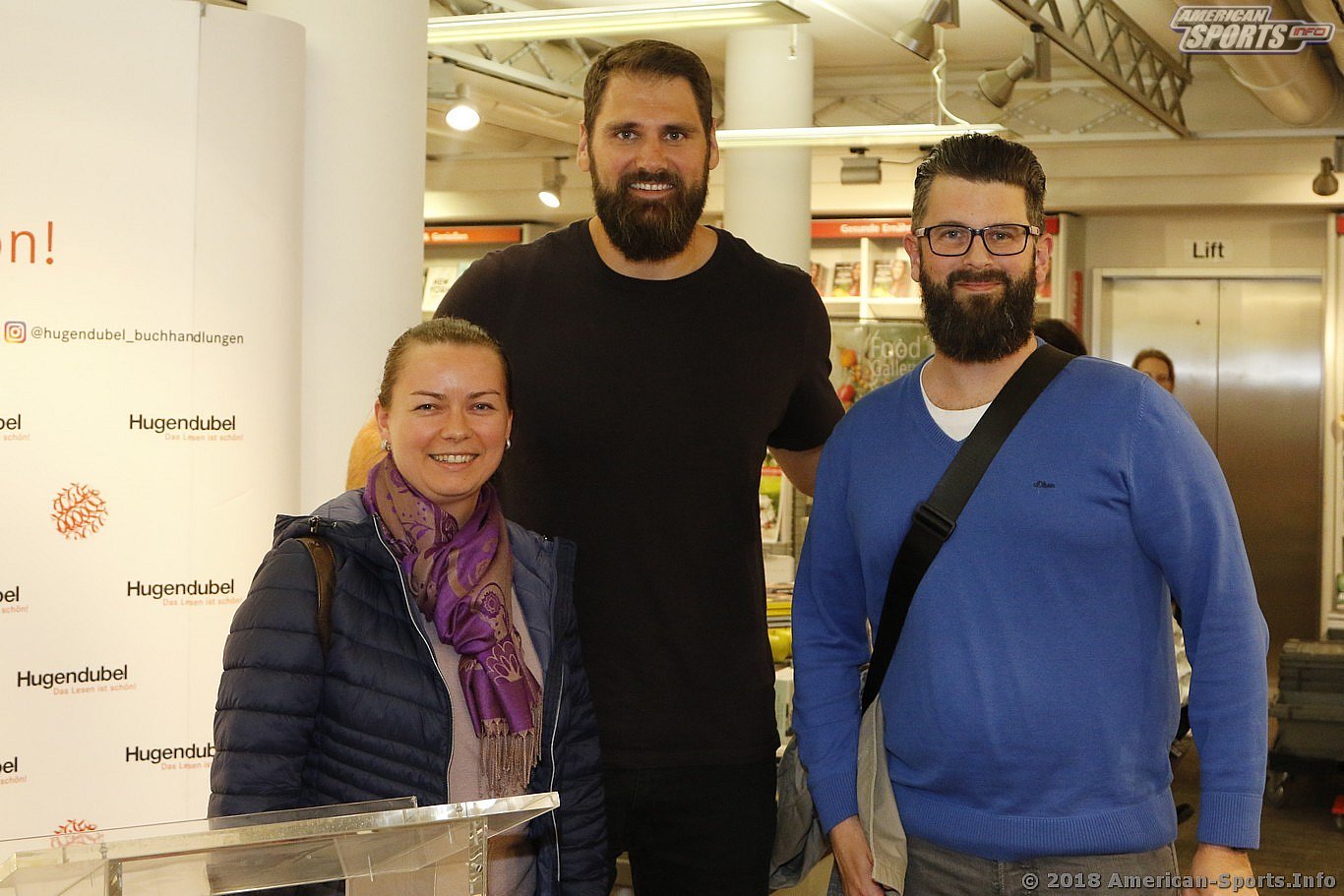 Football: Sebastian Vollmer signiert sein Buch 23.10.18