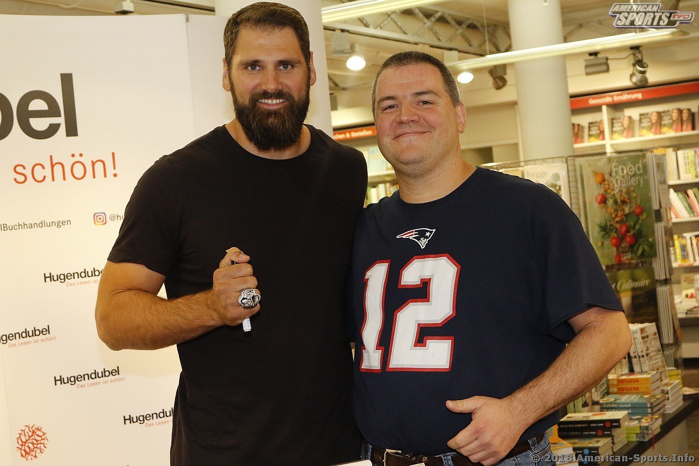 Football: Sebastian Vollmer signiert sein Buch 23.10.18