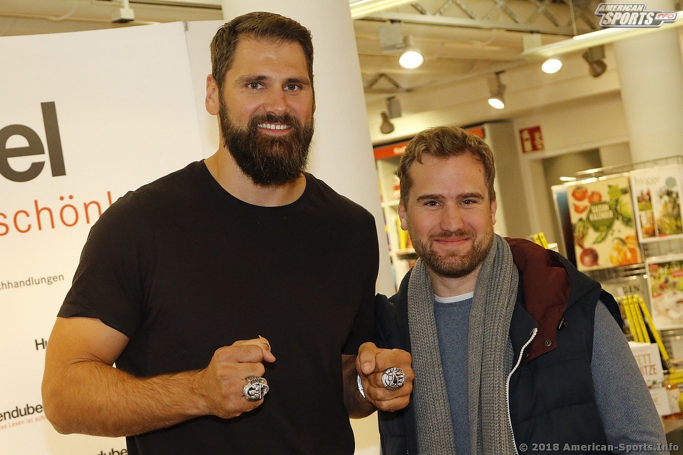 Football: Sebastian Vollmer signiert sein Buch 23.10.18