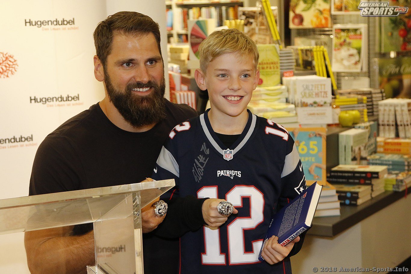 Football: Sebastian Vollmer signiert sein Buch 23.10.18