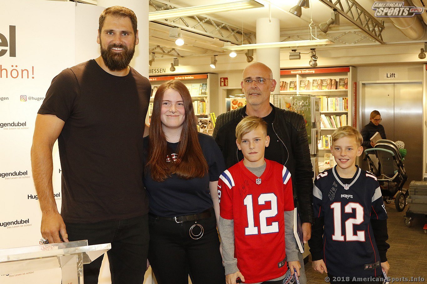 Football: Sebastian Vollmer signiert sein Buch 23.10.18