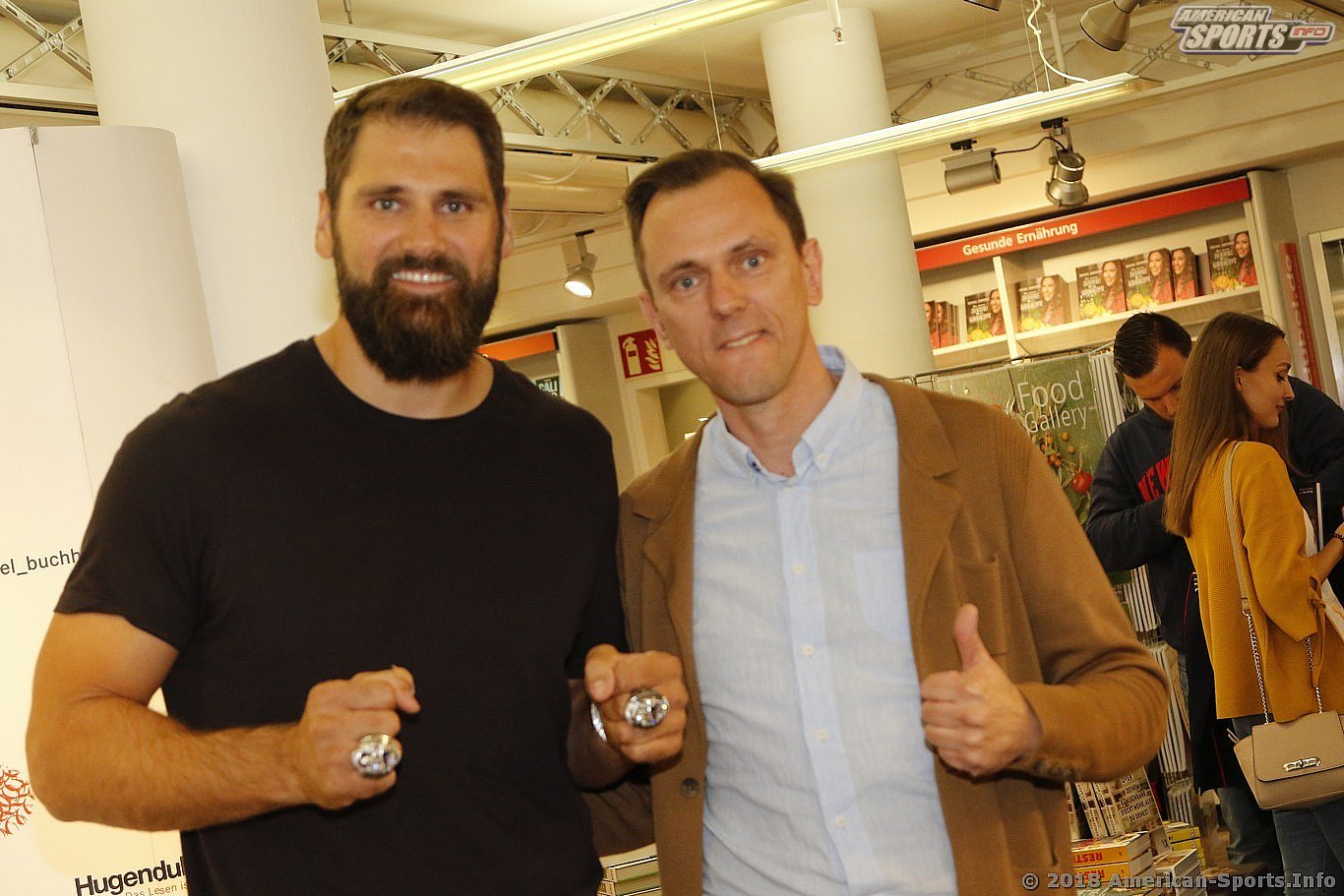 Football: Sebastian Vollmer signiert sein Buch 23.10.18