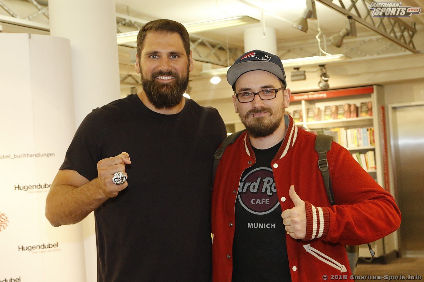 Football: Sebastian Vollmer signiert sein Buch 23.10.18