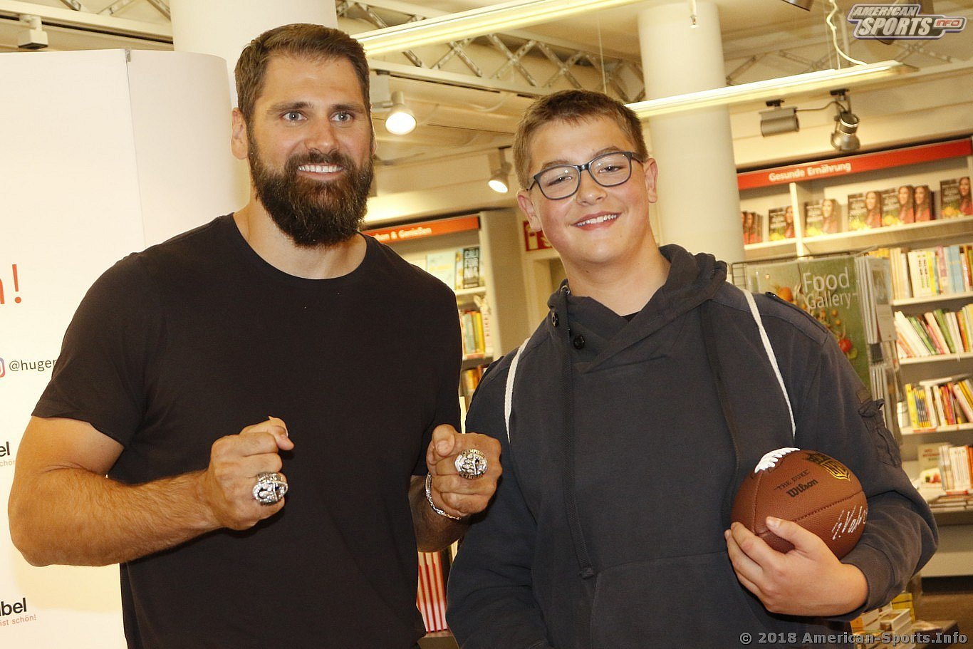 Football: Sebastian Vollmer signiert sein Buch 23.10.18