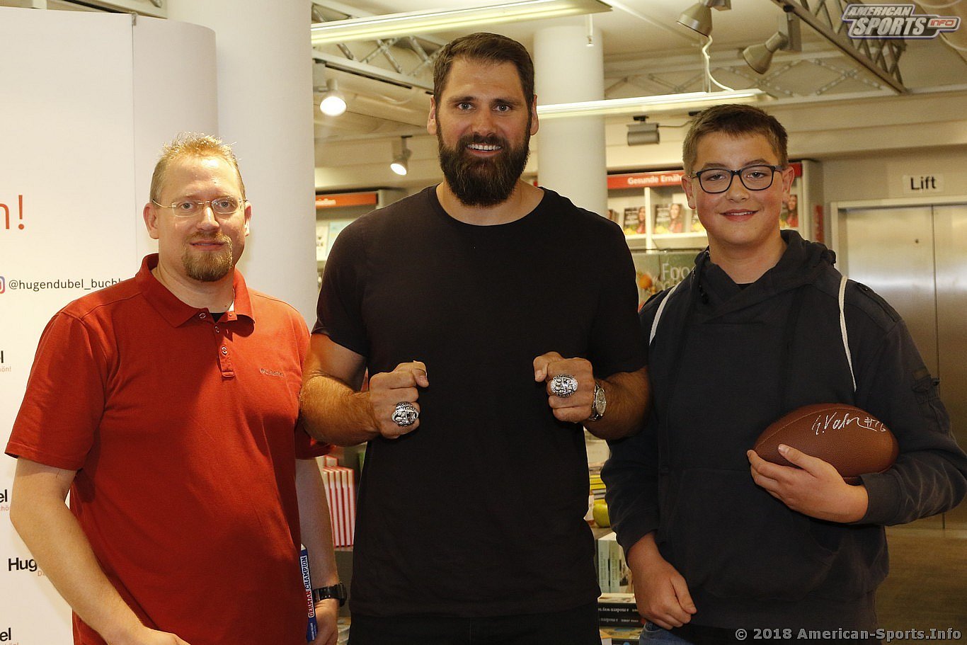 Football: Sebastian Vollmer signiert sein Buch 23.10.18