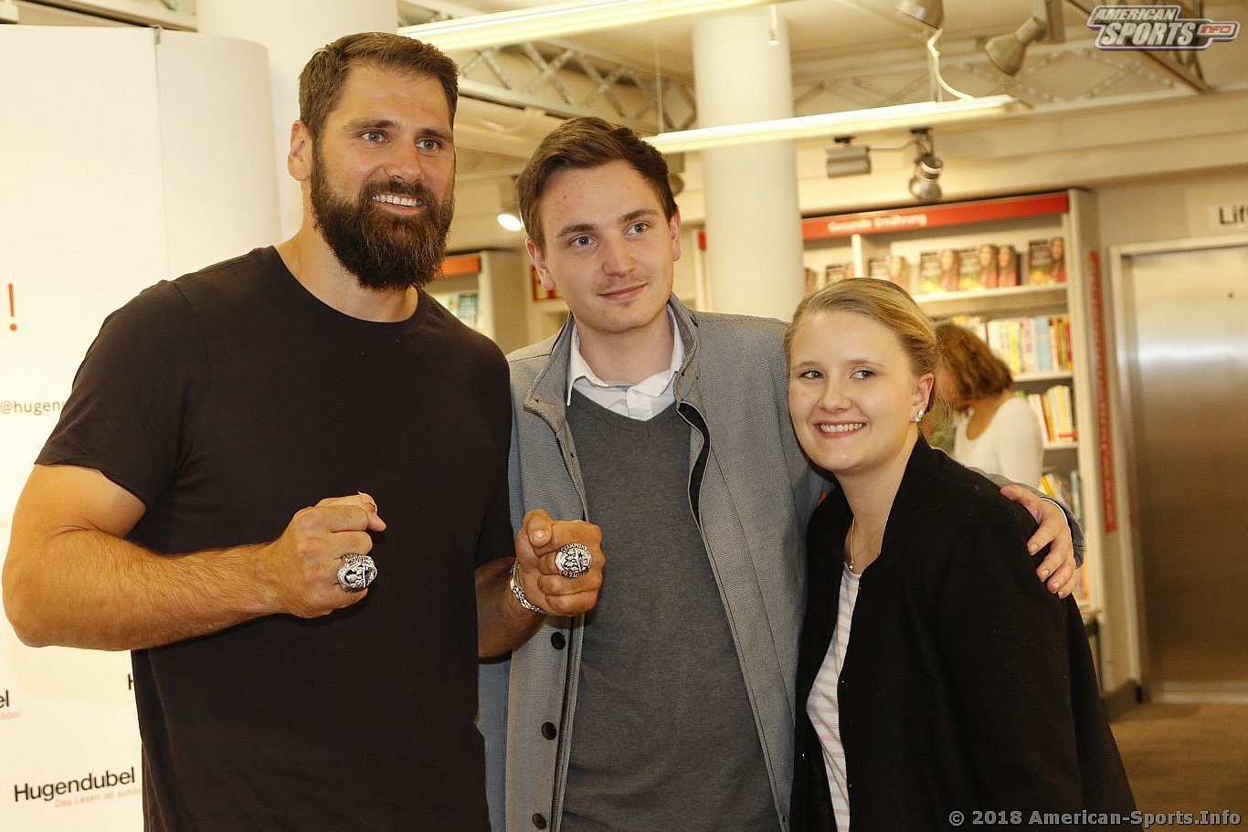 Football: Sebastian Vollmer signiert sein Buch 23.10.18