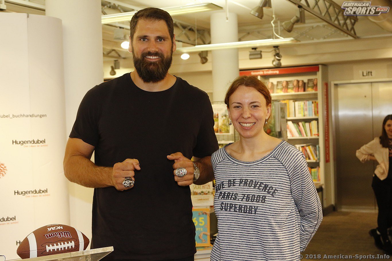 Football: Sebastian Vollmer signiert sein Buch 23.10.18