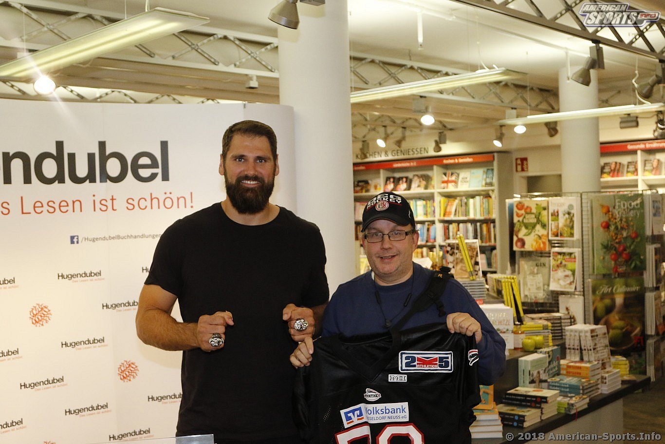 Football: Sebastian Vollmer signiert sein Buch 23.10.18