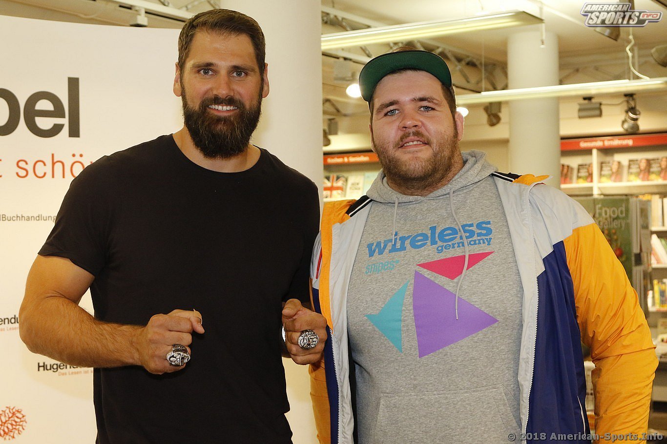 Football: Sebastian Vollmer signiert sein Buch 23.10.18