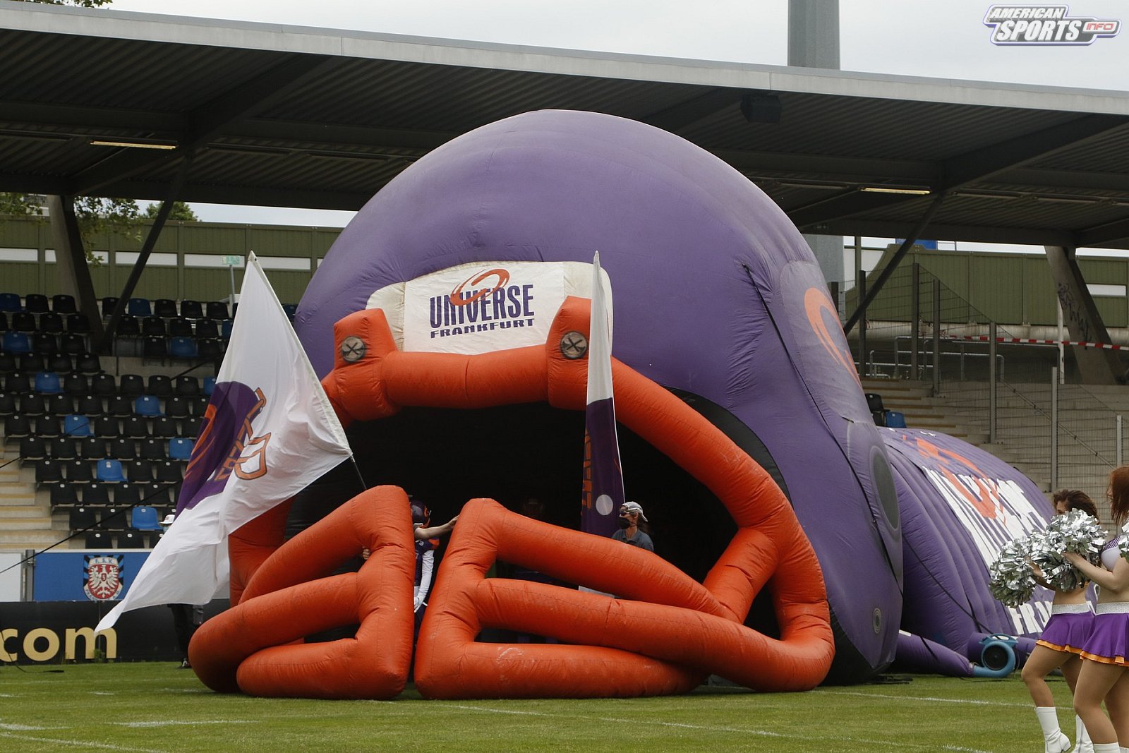 Die Frankfurt Universe Cheerleader beim Heimspiel gegen die Saarland Hurricanes 00:83 12.06.2021