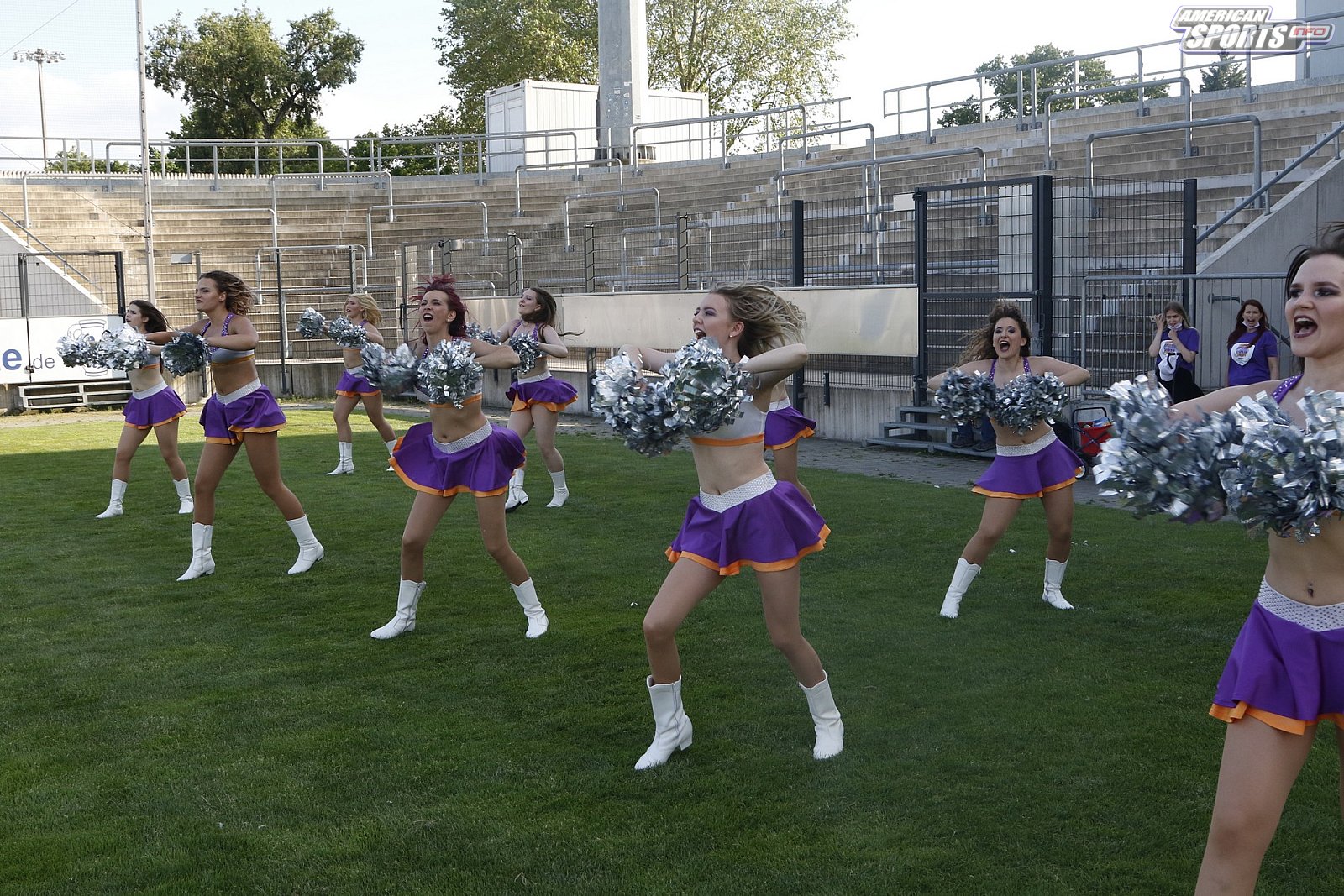 Die Frankfurt Universe Cheerleader beim Heimspiel gegen die Saarland Hurricanes 00:83 12.06.2021