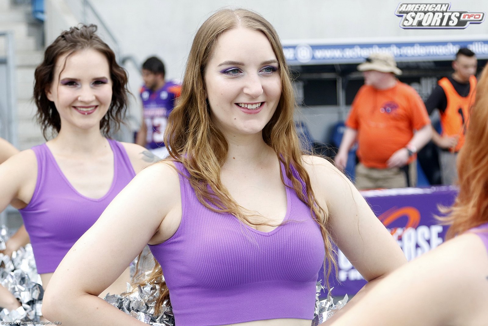 Die Frankfurt Universe Cheerleader beim Heimspiel gegen die Marburg Mercenaries 12:42 10.07.2021