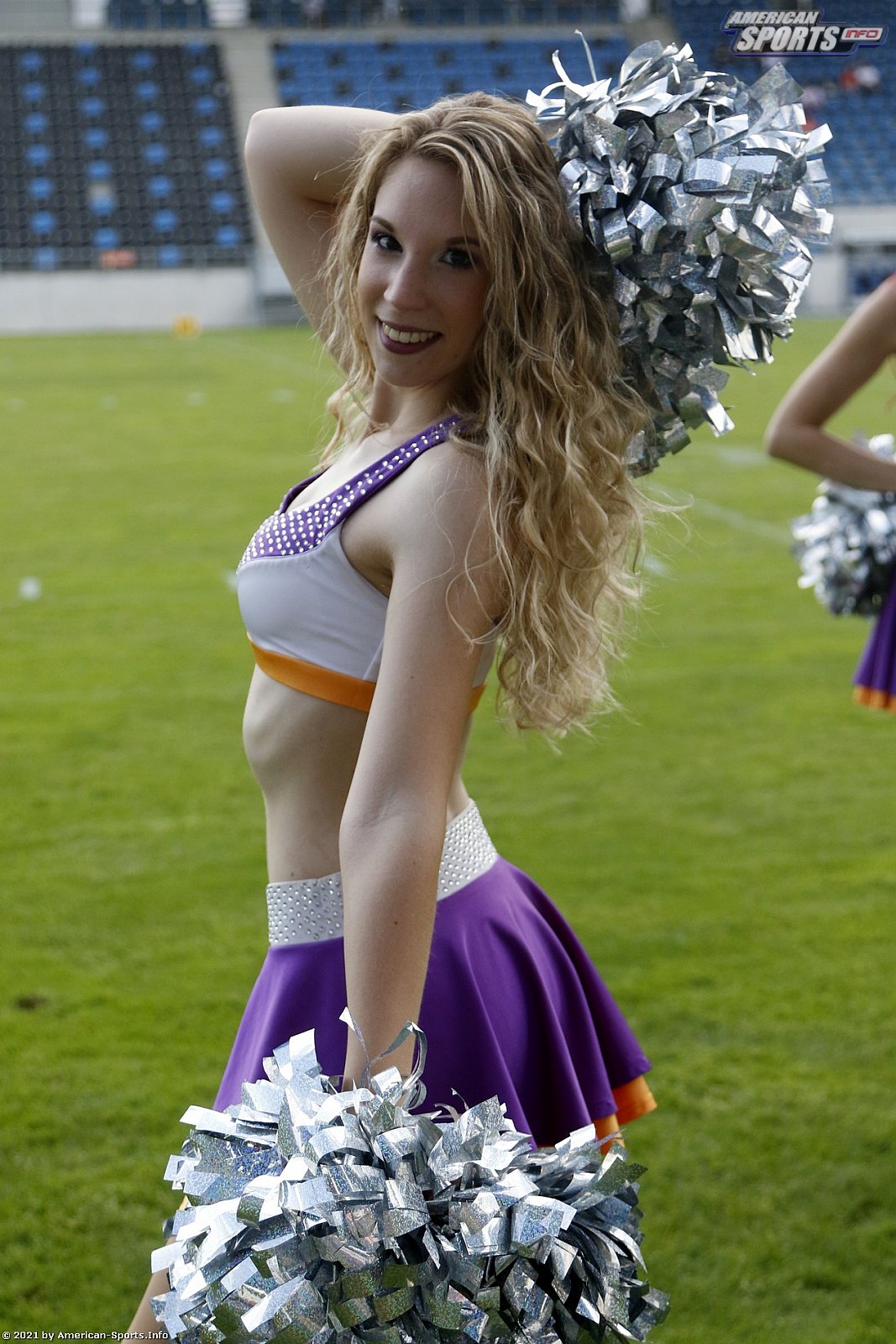 Die Frankfurt Universe Cheerleader beim Heimspiel gegen die Marburg Mercenaries 12:42 10.07.2021