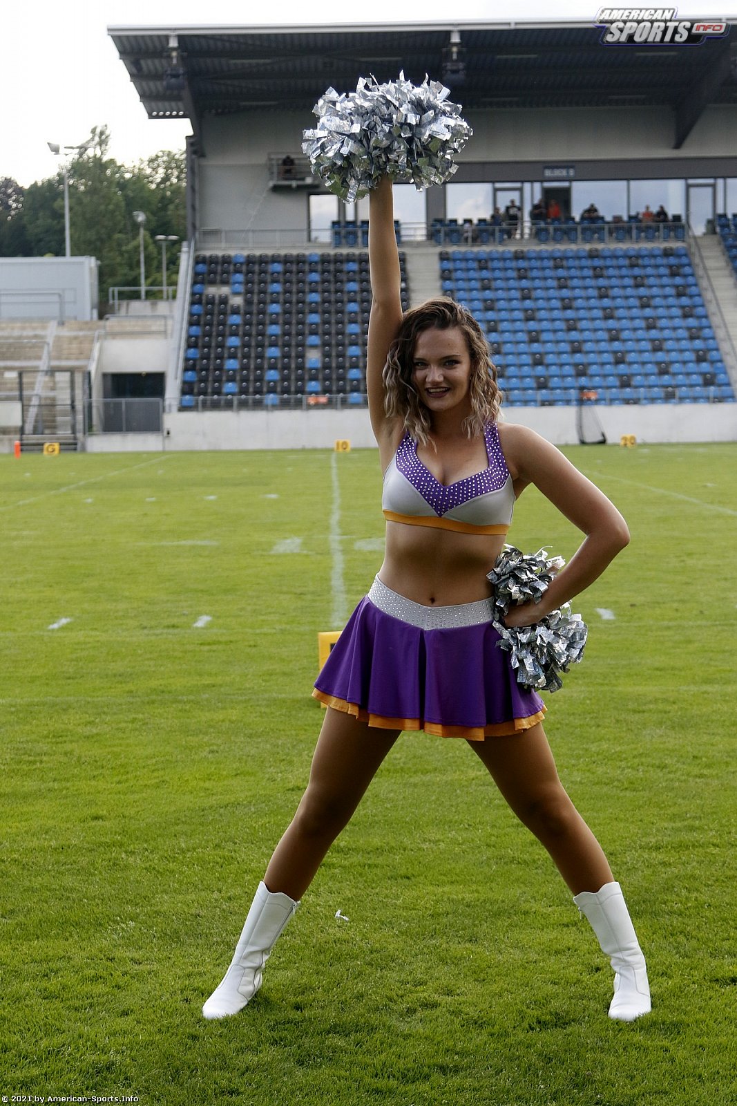 Die Frankfurt Universe Cheerleader beim Heimspiel gegen die Marburg Mercenaries 12:42 10.07.2021