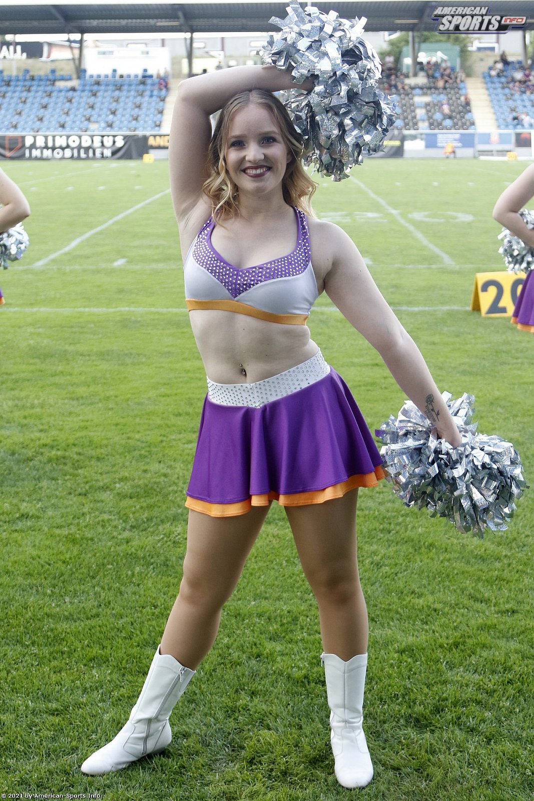 Die Frankfurt Universe Cheerleader beim Heimspiel gegen die Marburg Mercenaries 12:42 10.07.2021