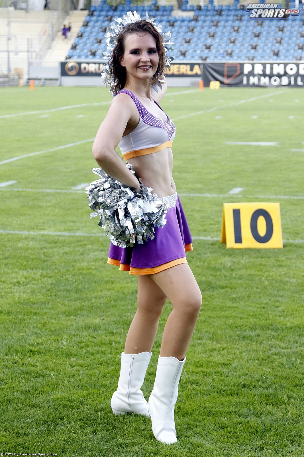 Die Frankfurt Universe Cheerleader beim Heimspiel gegen die Marburg Mercenaries 12:42 10.07.2021