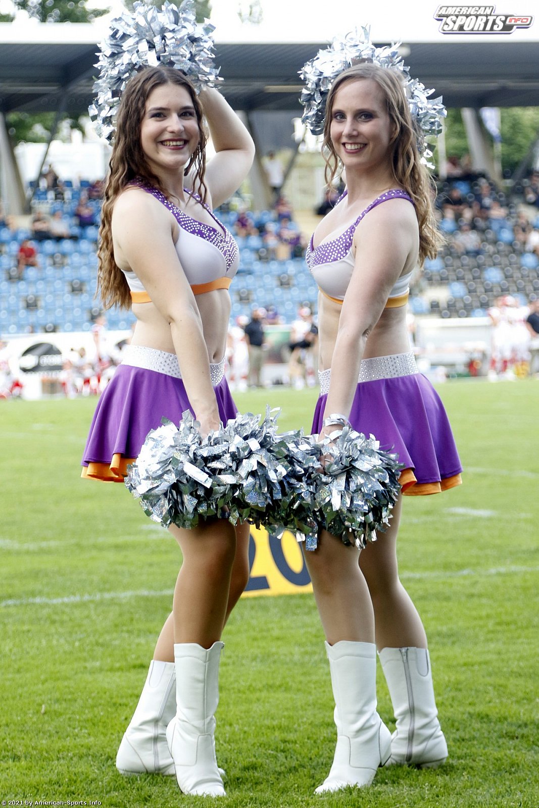 Die Frankfurt Universe Cheerleader beim Heimspiel gegen die Marburg Mercenaries 12:42 10.07.2021