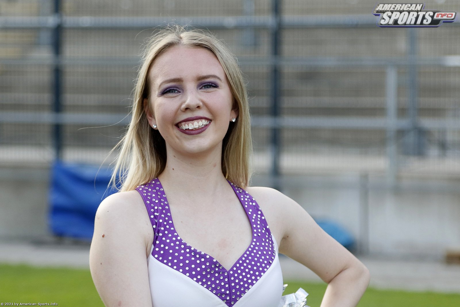 Die Frankfurt Universe Cheerleader beim Heimspiel gegen die Marburg Mercenaries 12:42 10.07.2021