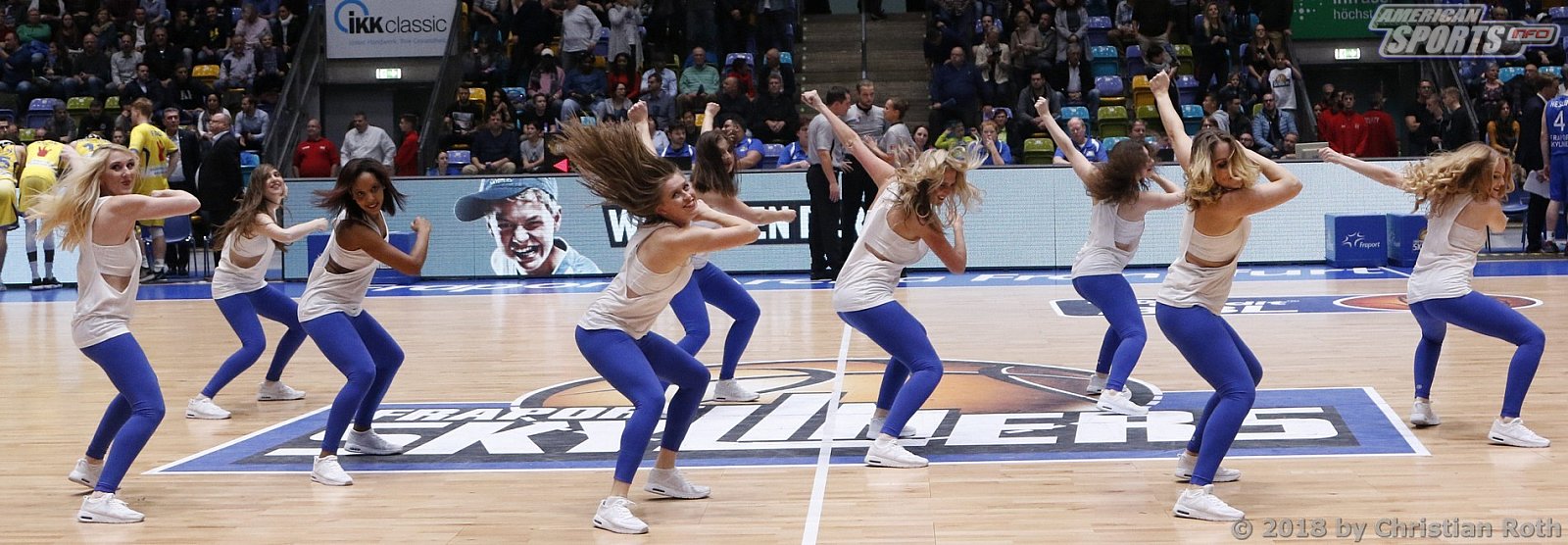 Das Frankfurt Skyliners Danceteam beim Heimspiel gegen Basketball Löwen Braunschweig am 24.11.2018