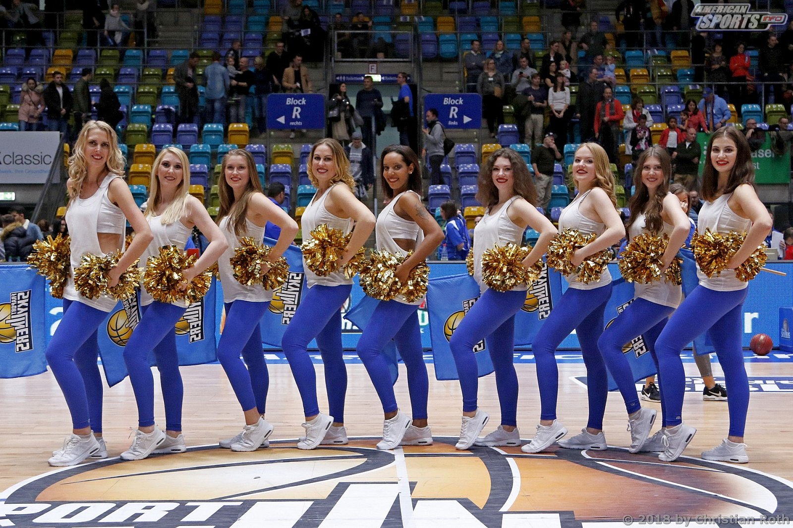 Das Frankfurt Skyliners Danceteam beim Heimspiel gegen Basketball Löwen Braunschweig am 24.11.2018