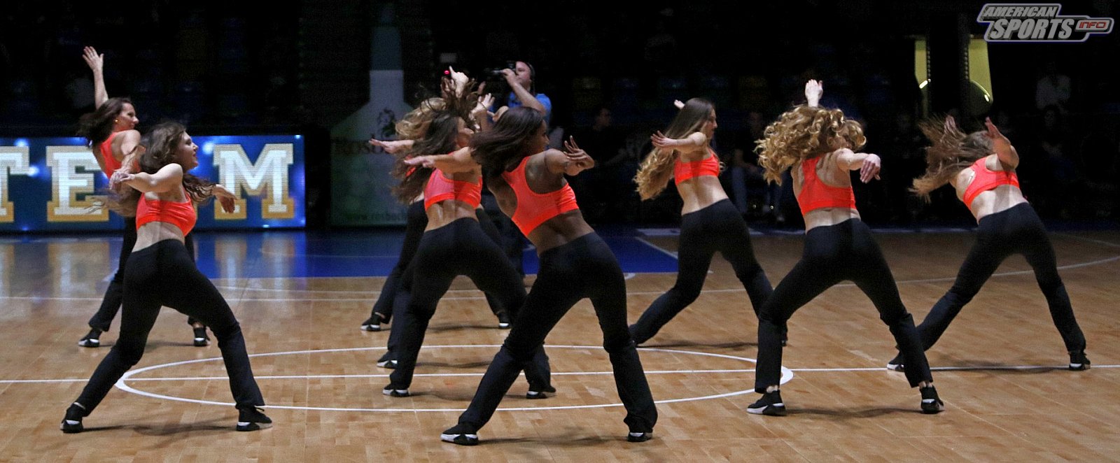 Das Frankfurt Skyliners Danceteam beim BBL Heimspiel gegen EWE Baskets Oldenburg am 27.01.2019