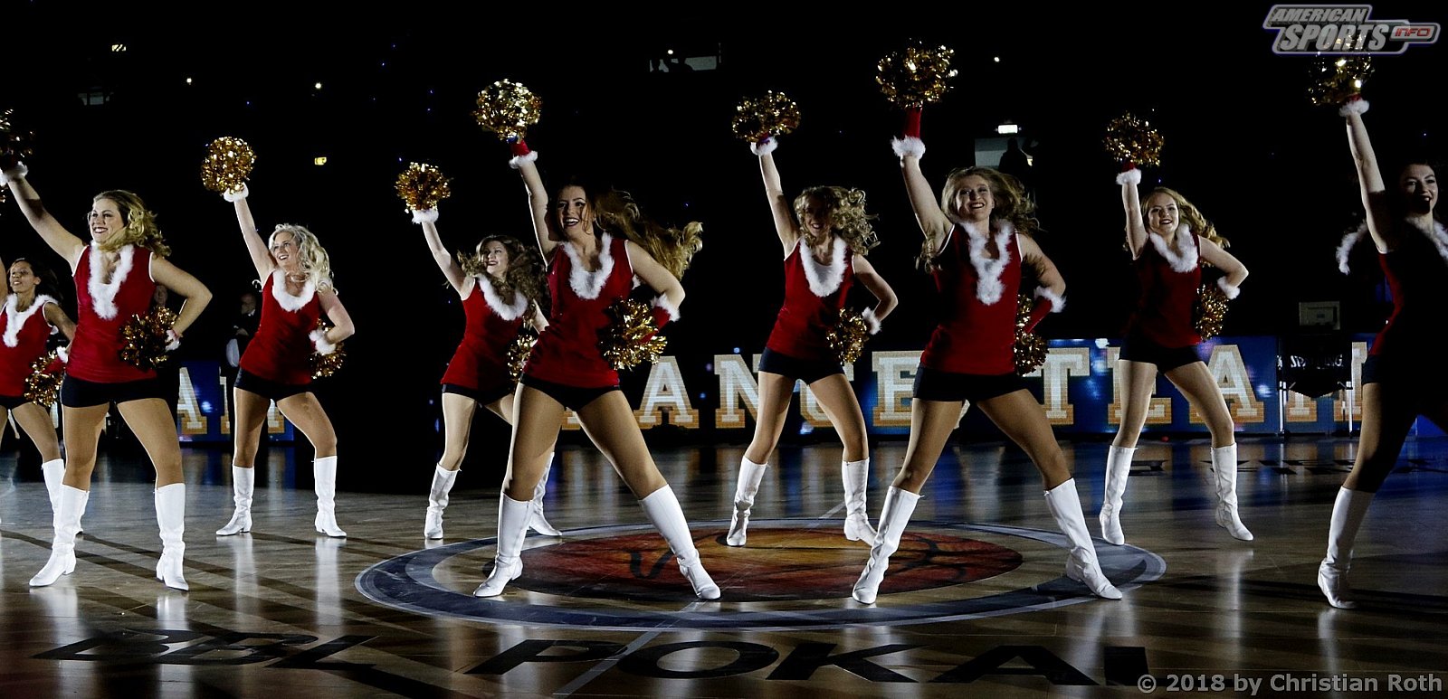 Das Frankfurt Skyliners Danceteam beim BBL Pokal Heimspiel gegen die Basketball Löwen Braunschweig am 22.12.2018