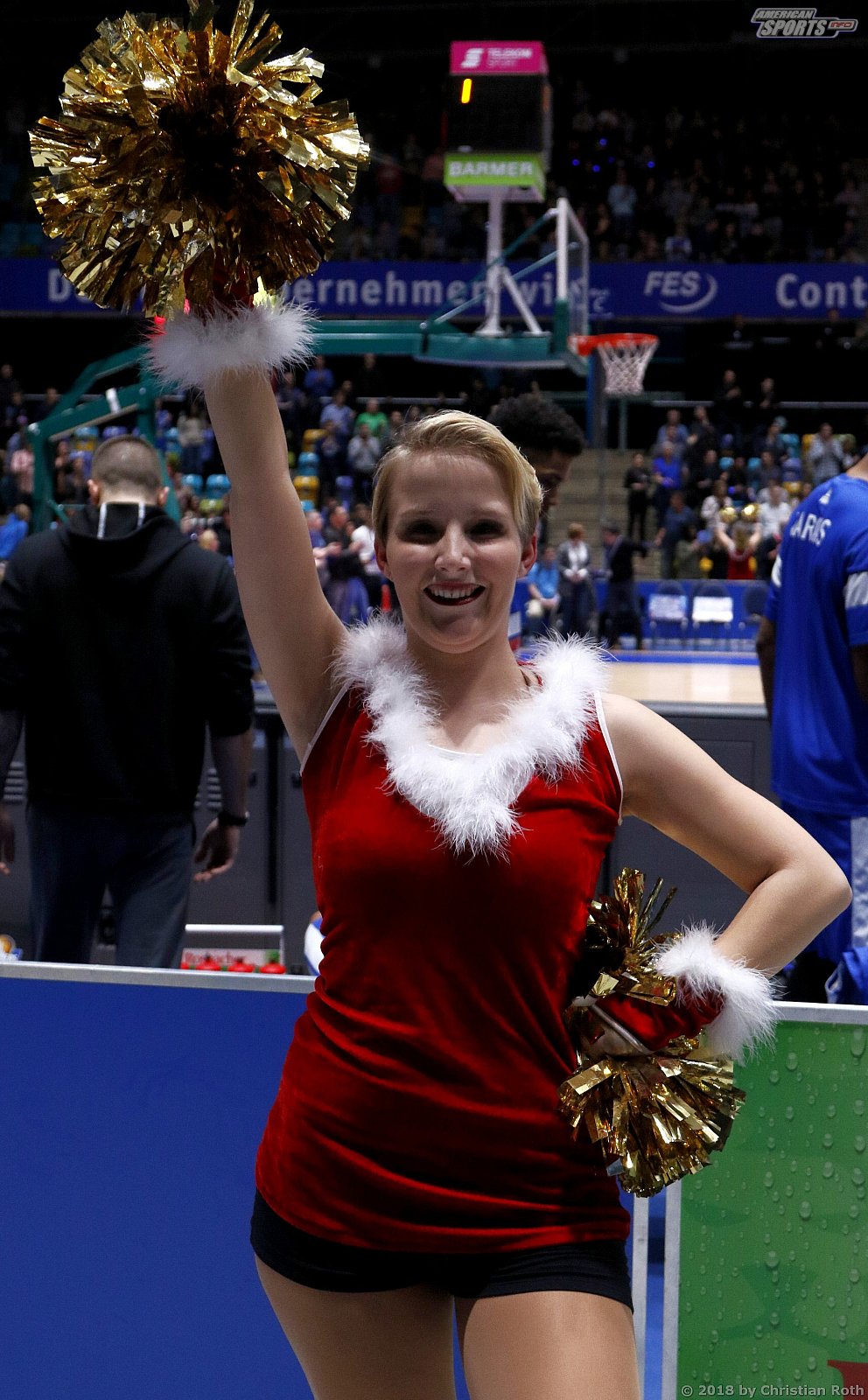 Das Frankfurt Skyliners Danceteam beim BBL Pokal Heimspiel gegen die Basketball Löwen Braunschweig am 22.12.2018