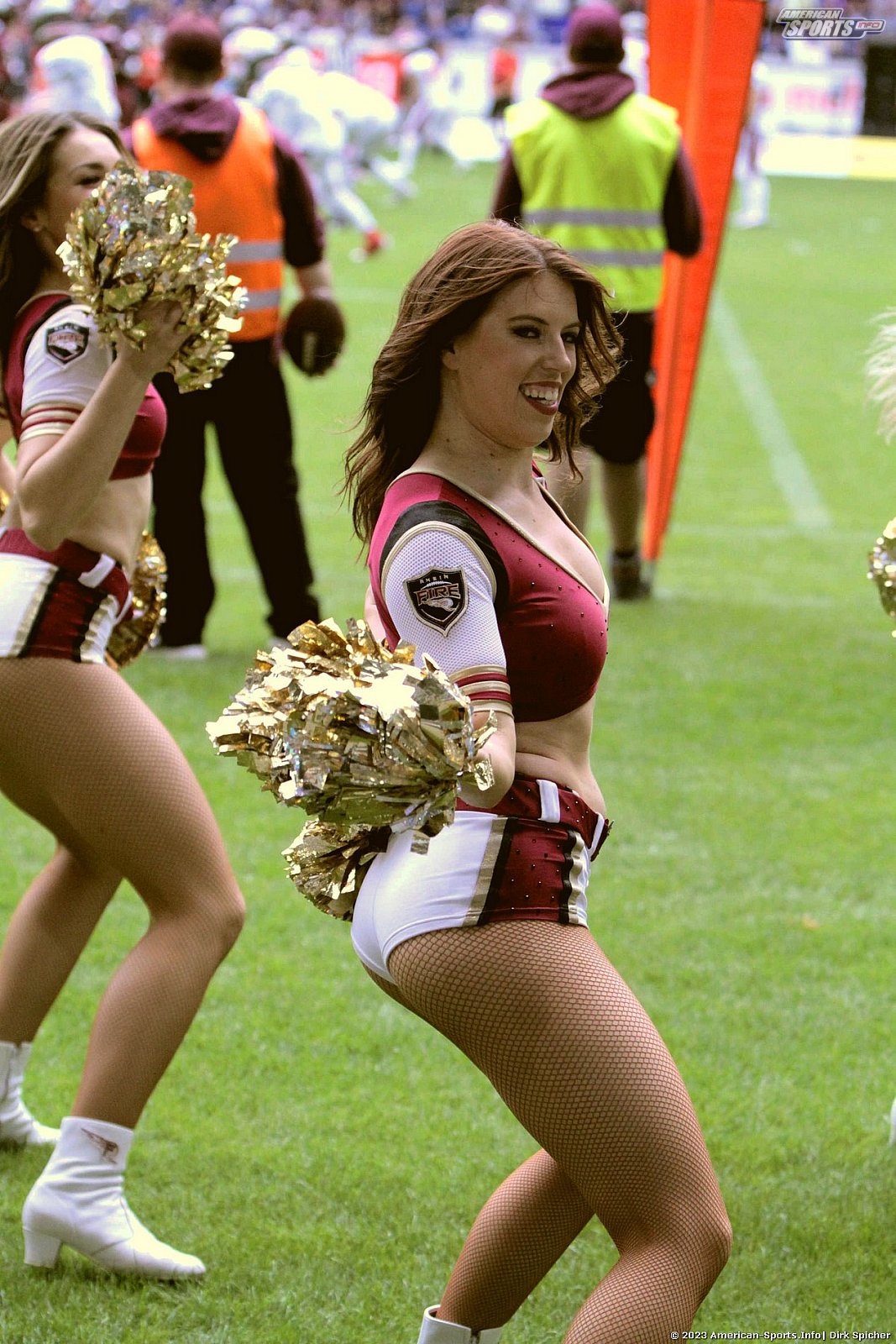 Die Cheerleader beim Spiel Rhein Fire vs Cologne Centurions am 23.07.2023
