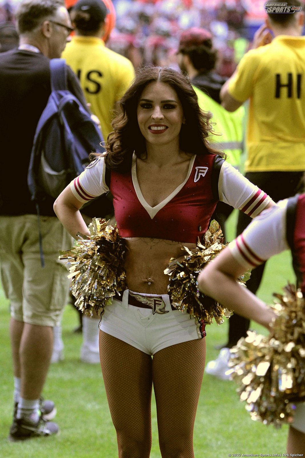 Die Cheerleader beim Spiel Rhein Fire vs Cologne Centurions am 23.07.2023