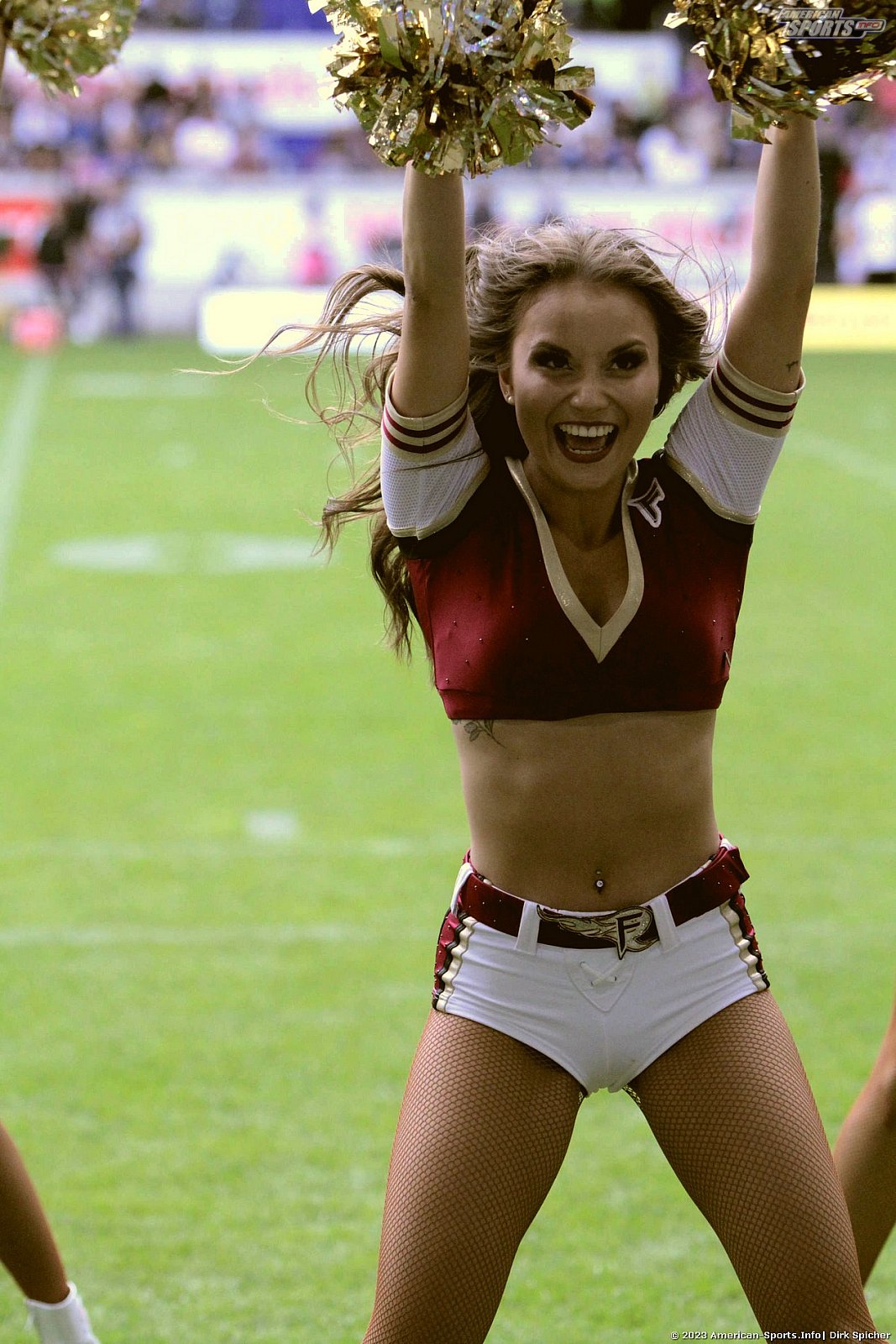 Die Cheerleader beim Spiel Rhein Fire vs Cologne Centurions am 23.07.2023
