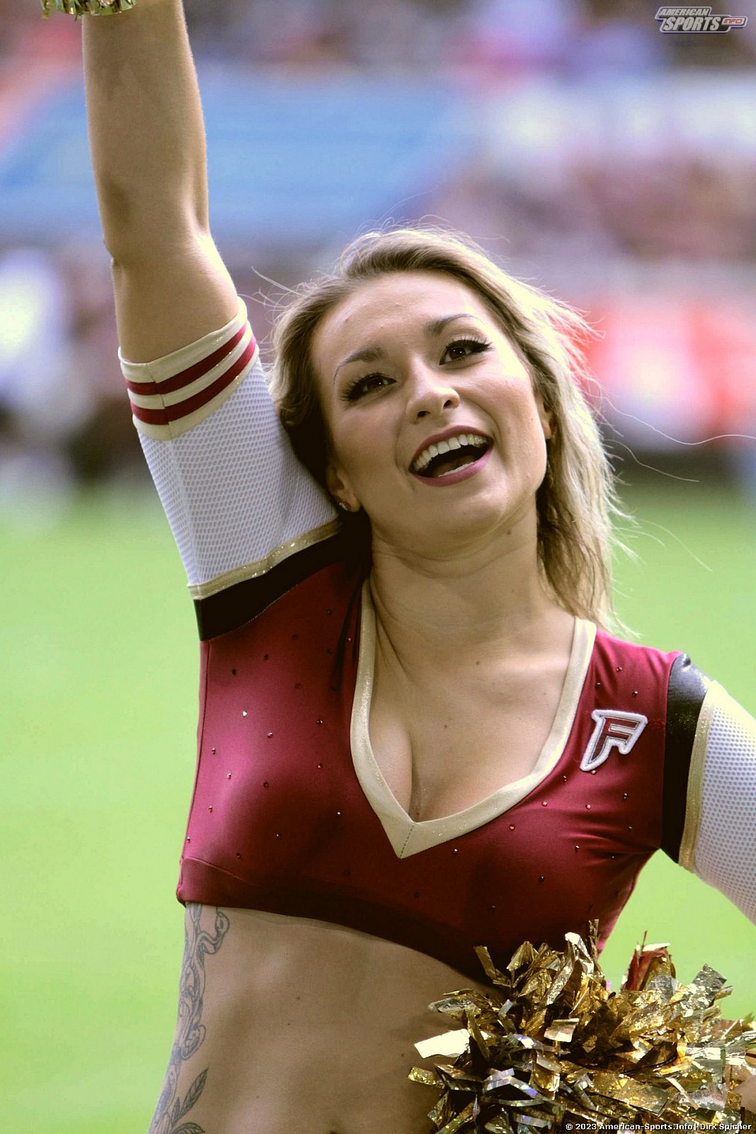 Die Cheerleader beim Spiel Rhein Fire vs Cologne Centurions am 23.07.2023