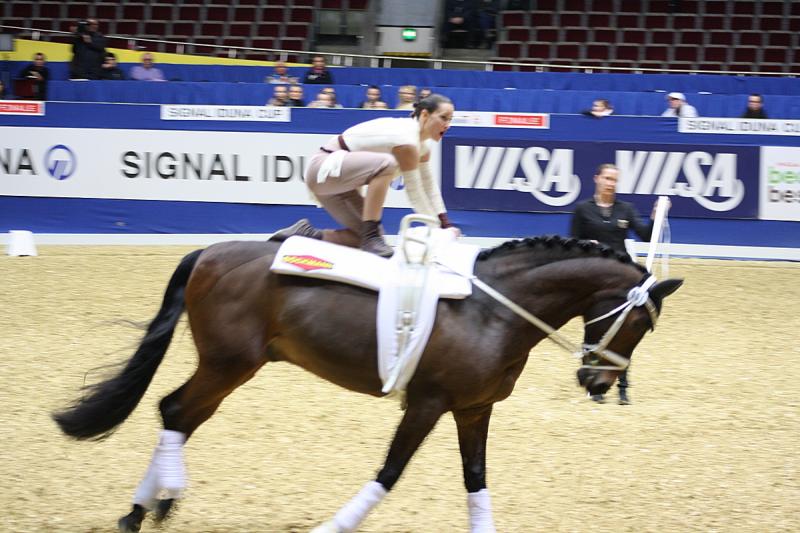 SIGNAL IDUNA CUP: Zwei deutsche Triumphe im FEI World Cup™ Vaulting Final